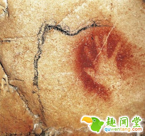 探险家发现一山洞：进去后令人难以置信！