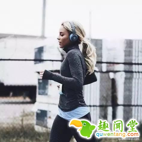 既然赖床这么舒服,为什么我们必须坚持早起?!