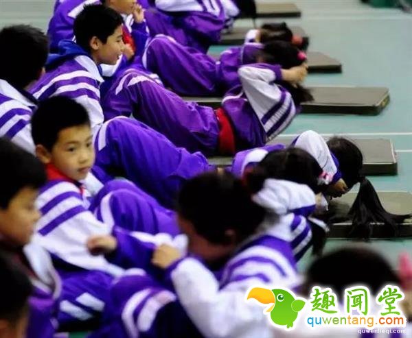 仰卧起坐会导致瘫痪?国外已叫停