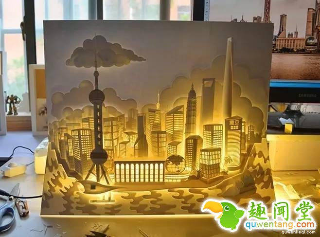 他用一把剪刀,把生活的苟且活成了诗与远方~