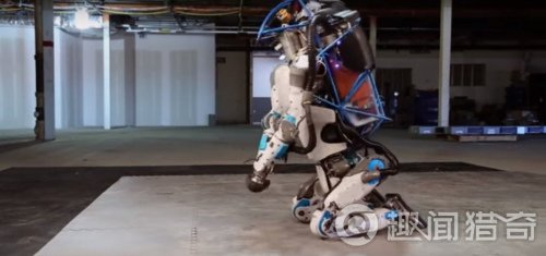 美公布最新人形机器人：会搬东西 不易推倒(图)