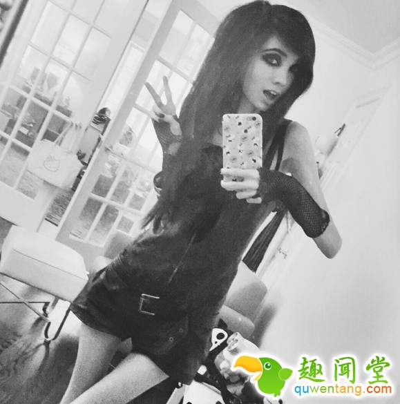 因为太瘦太瘦,挺漂亮的国外妹子社交网络遭到网友们的抵制