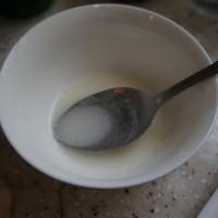 自己动手做生煎包子,脆脆的底,肉馅饱满的汤汁,一口咬下去