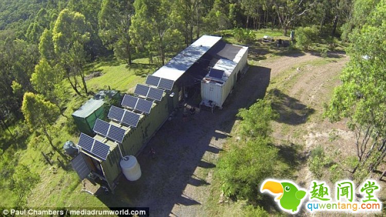 澳大利亚一对夫妻，用集装箱给自己造了栋房