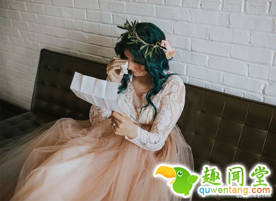 瘫痪新娘婚礼现场突然站起与新郎共舞,惊呆众人