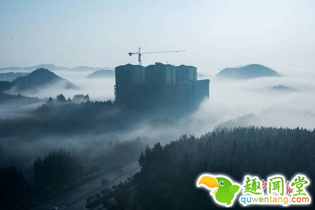 桂阳县城被雾气笼罩。通讯员 欧阳常海 摄<br>