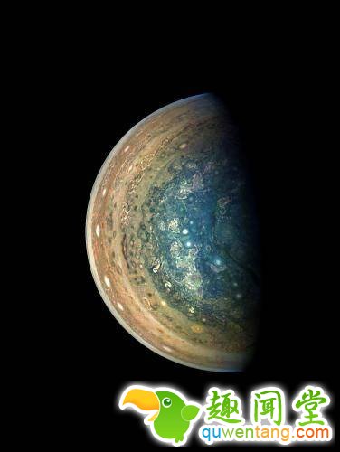 “朱诺”探测器发布的木星南极地区图像。（图片来源：NASA）