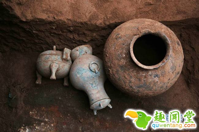 陕西考古发现2000多年前秦国古酒(组图)